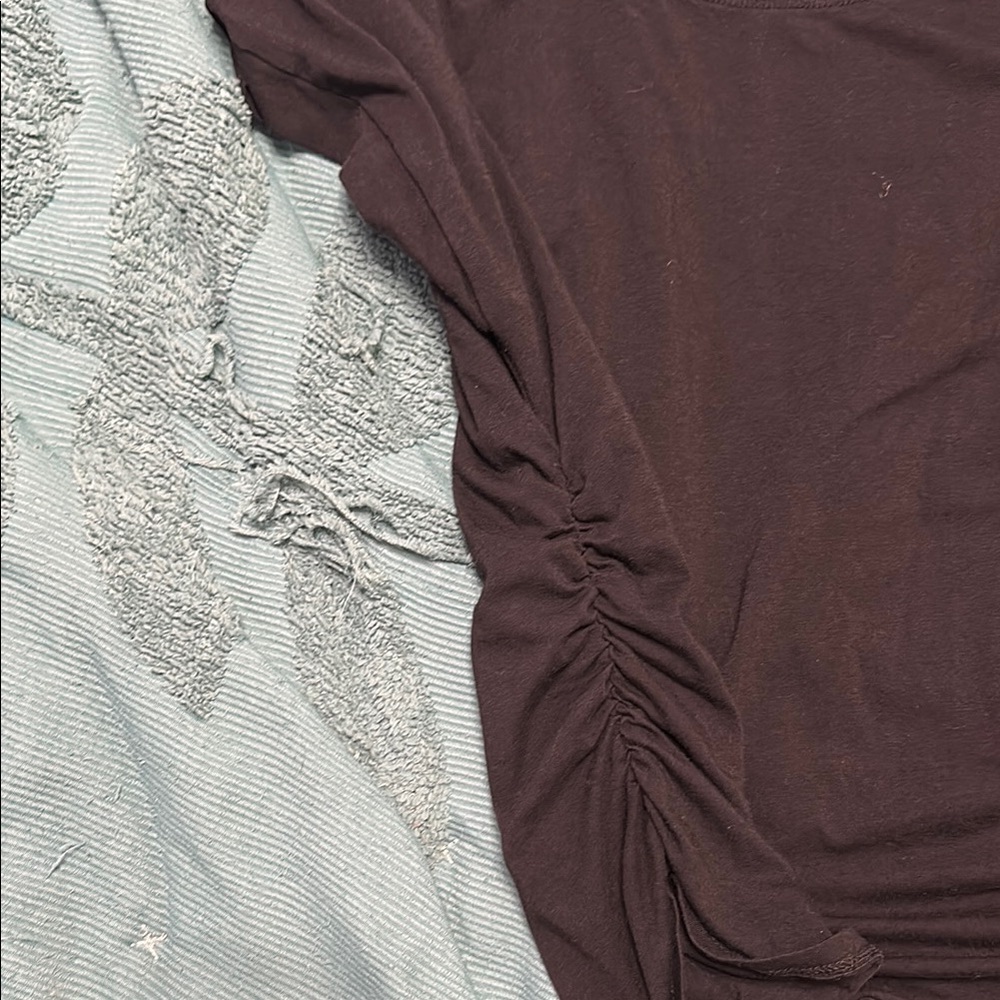 Black Ruched Cap Sleeve Crop Top - Picture 3 of 5